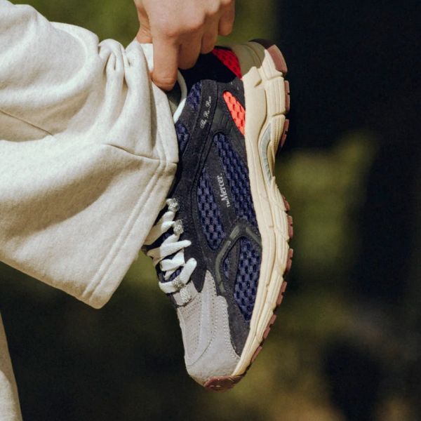 Mercer Amsterdam The Re-Run Suede 2000 Sneaker Navy