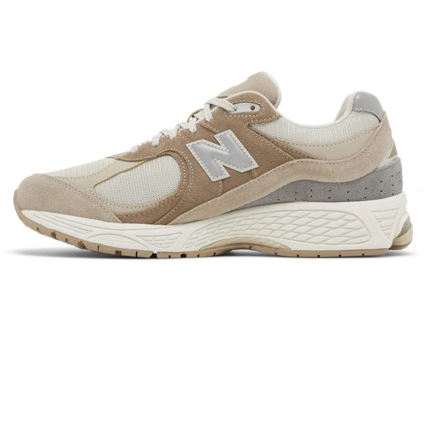New Balance 2002R Sneaker Bruin