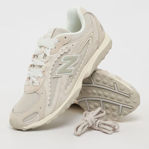 New Balance 204L Sneaker Off White