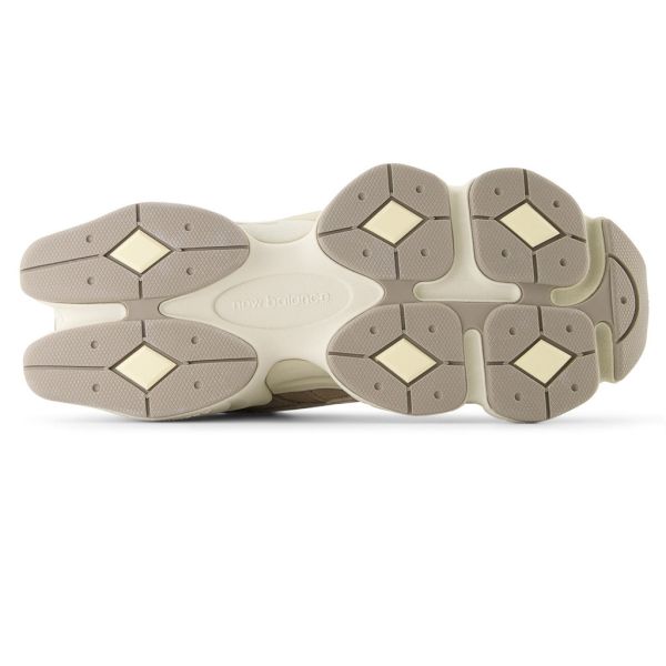 New Balance 9060 Sneaker Beige