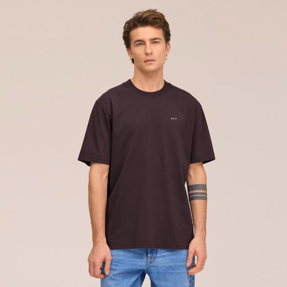 NN.07 Adam Emb T-shirt Bruin