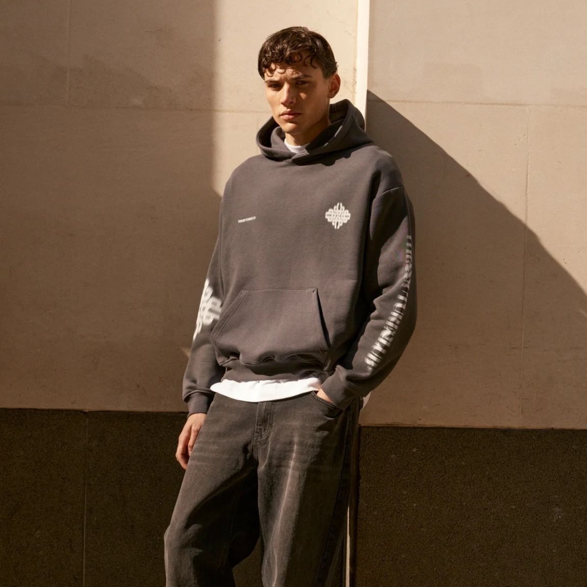 The Couture Club Motion Blurred Emblem Hoodie Antraciet