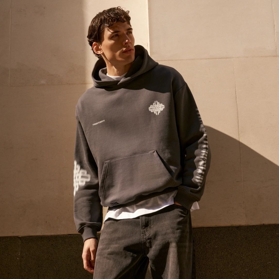 The Couture Club Motion Blurred Emblem Hoodie Antraciet