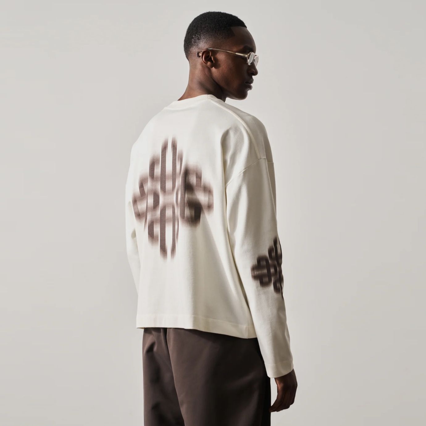 The Couture Club Motion Blurred Emblem Longsleeve T-shirt Off White