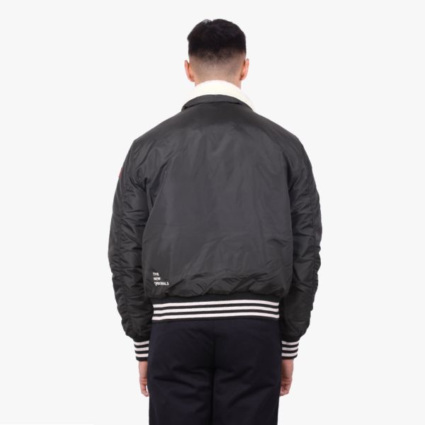 the new originals altitude bomber jacket donker groen