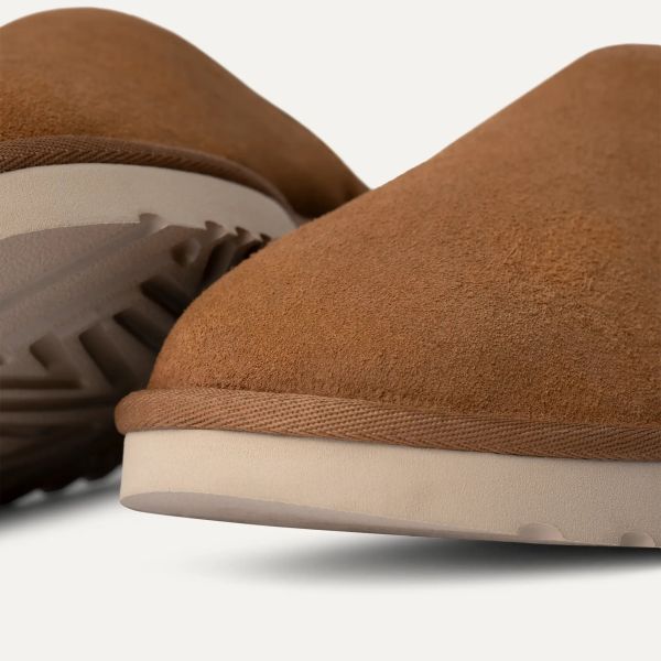 UGG Classic Slip-On Pantoffel Bruin