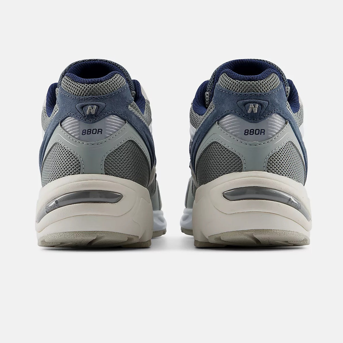 New Balance 880R Sneaker Off White/Navy