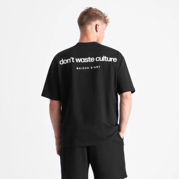 Don't Waste Culture Cleo T-shirt Zwart